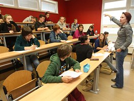 Střední školu navštěvují také studenti z ciziny, ti ze Slovenska mohou denně...